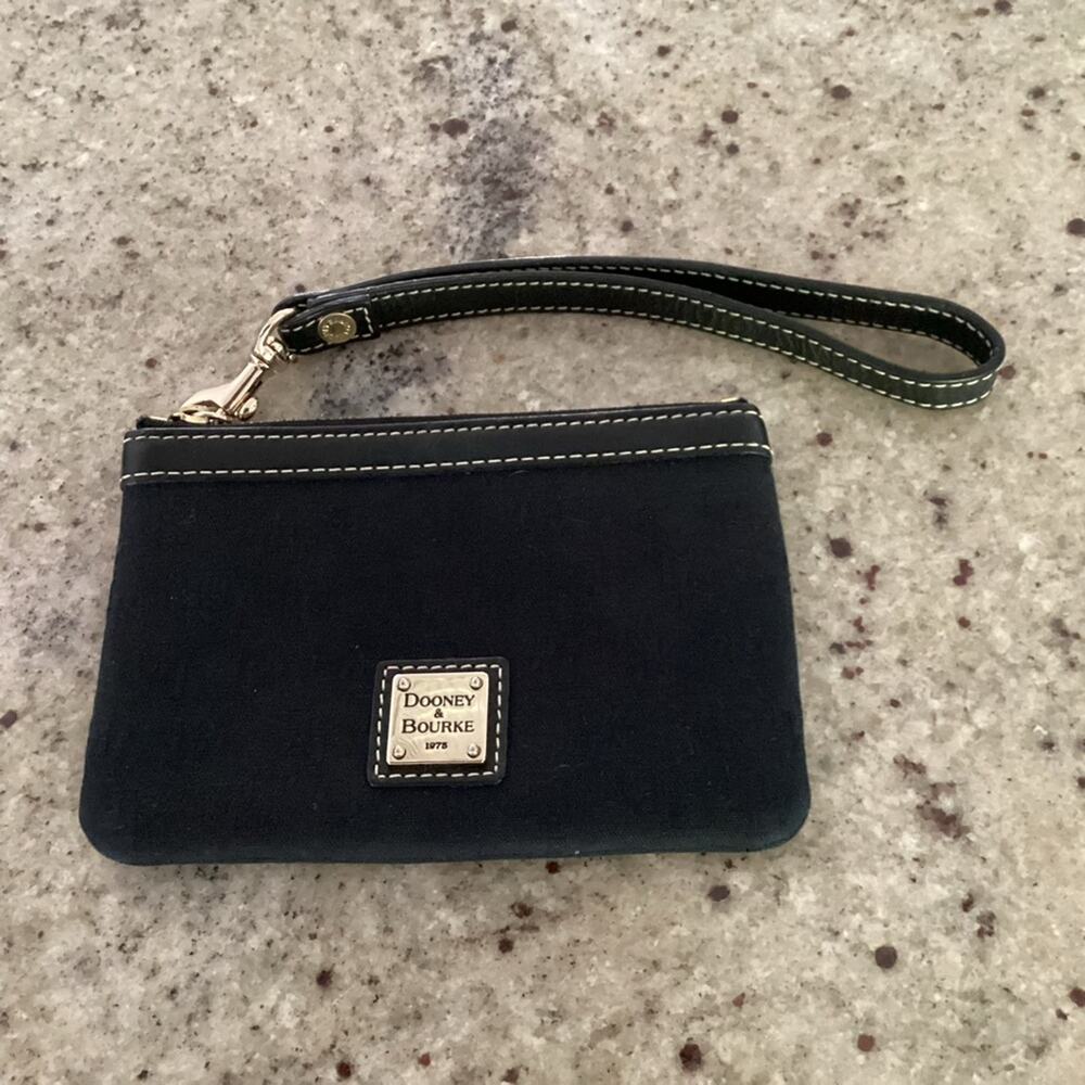 Dooney & Bourke Black Wristlet in Excellent Preloved Condition!